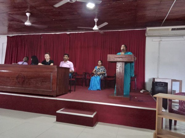 Distribution of dry food bags for women entrepreneurs (2023-10-30)